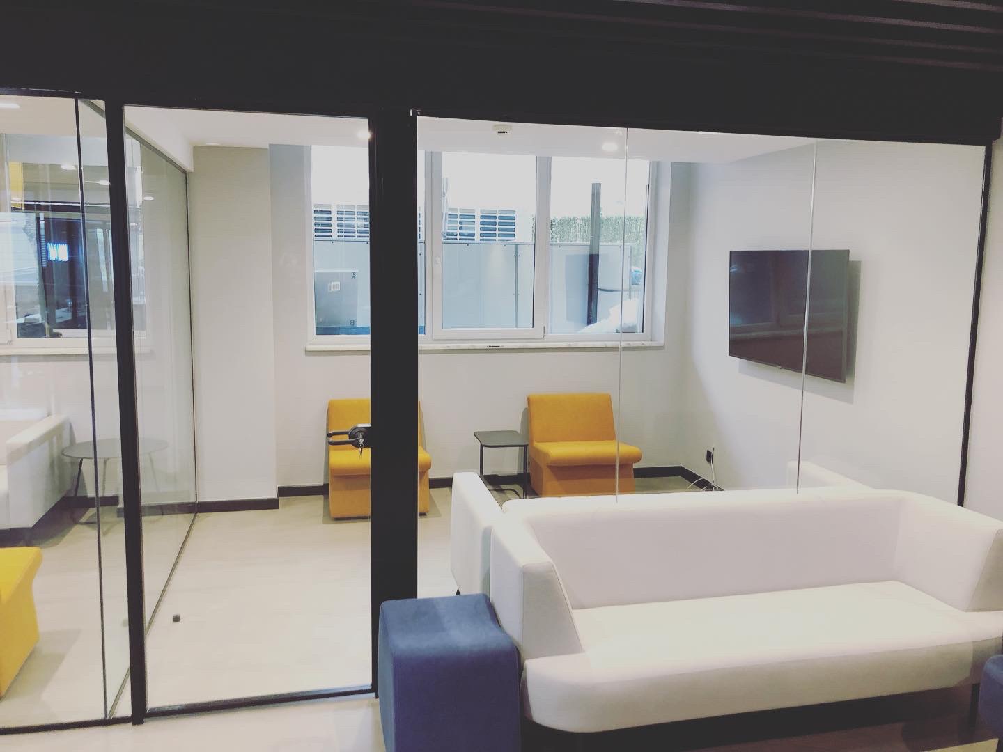 Hoppe Çerçeveli Cam Bölme