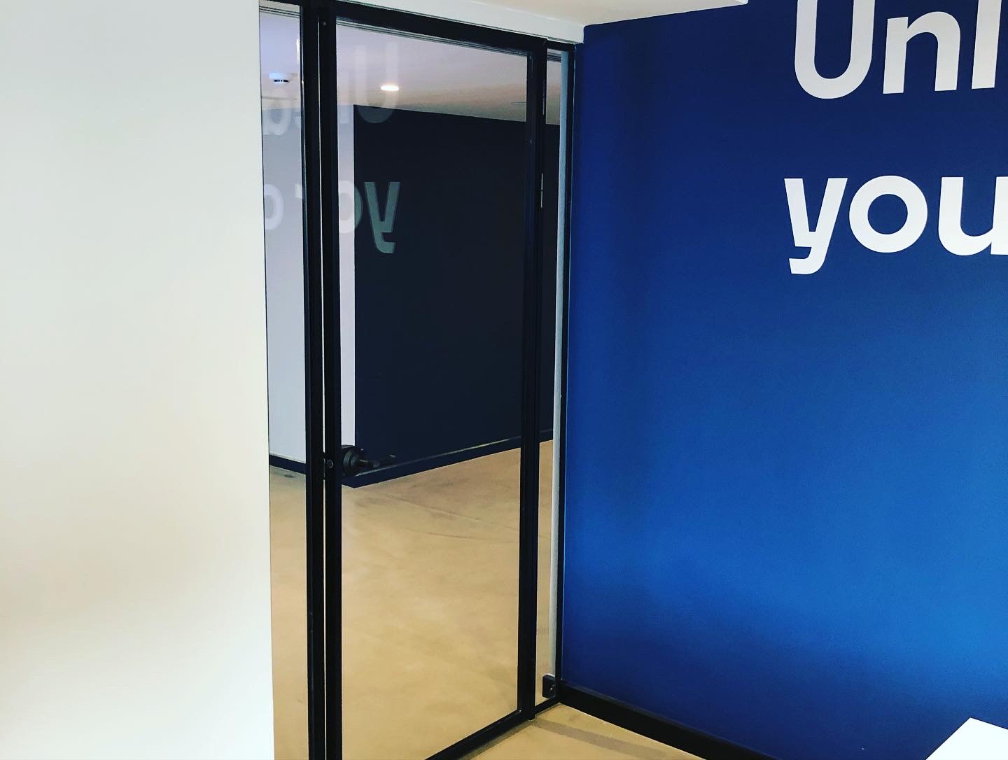 Cam Kapı Sistemleri